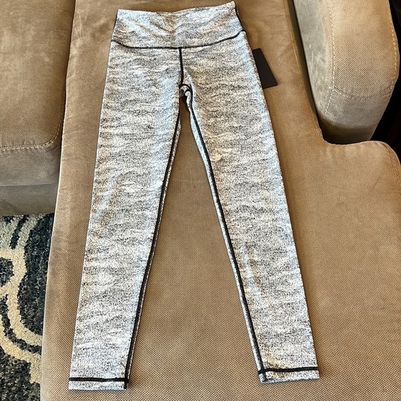 mono b active wear set size small leggings/sports bra - Picture 8 of 8